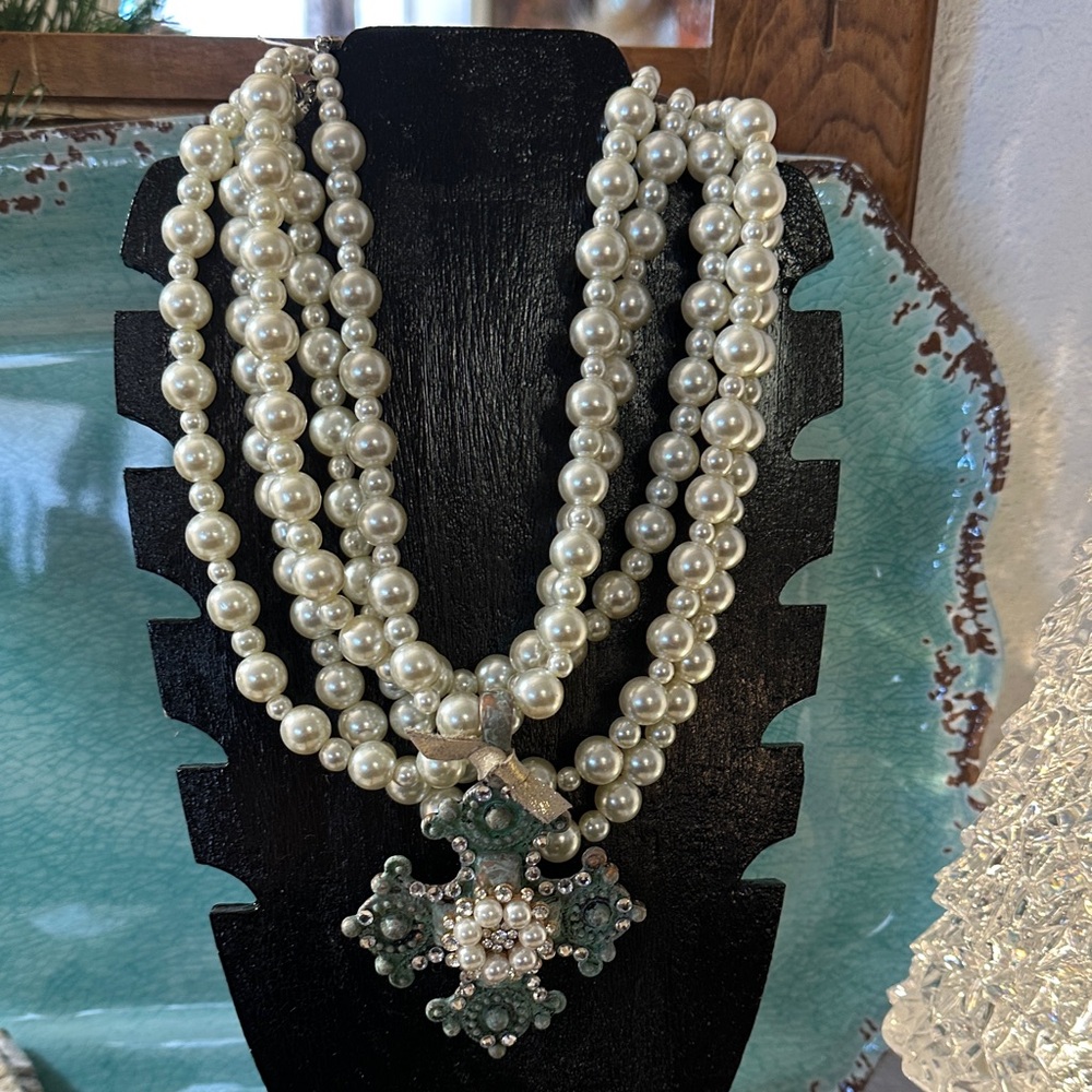 Triple-Strand Pearl Necklace with Green Gemstone Pendant